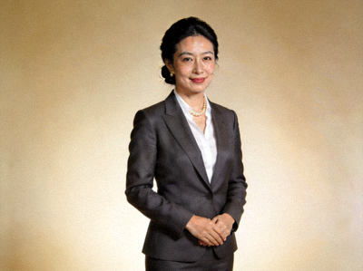 开云首席运营官王若馨身着职业装的职业肖像照片